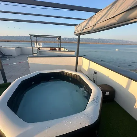 Aparrtment With Rooftop Terrace With Sea View Apartmán Vir