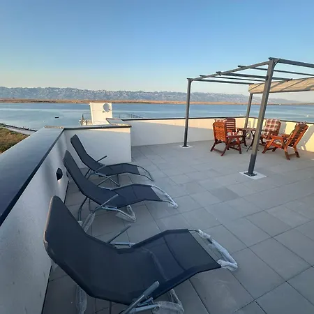 Aparrtment With Rooftop Terrace With Sea View Vir