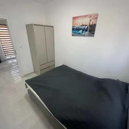 Aparrtment With Rooftop Terrace With Sea View * Vir