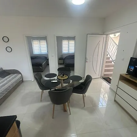 Aparrtment With Rooftop Terrace With Sea View *