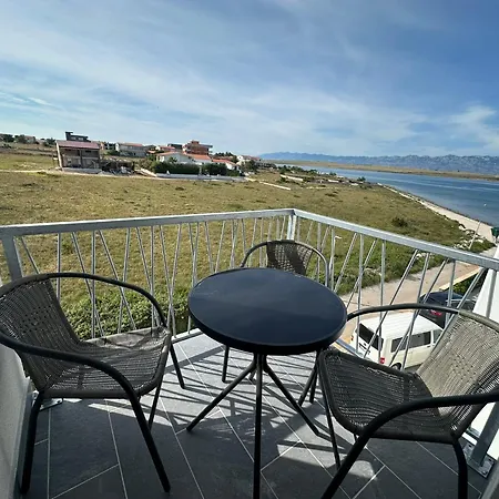 Aparrtment With Rooftop Terrace With Sea View Apartmán