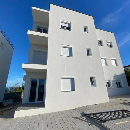Aparrtment With Rooftop Terrace With Sea View Vir