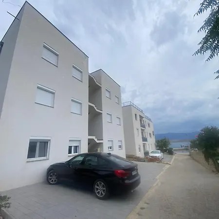 Aparrtment With Rooftop Terrace With Sea View Apartmán