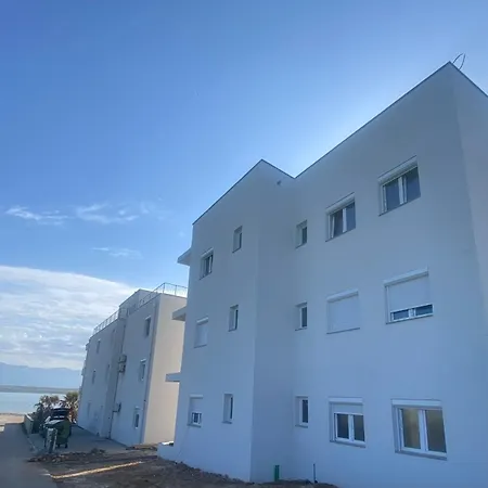 Aparrtment With Rooftop Terrace With Sea View Apartmán