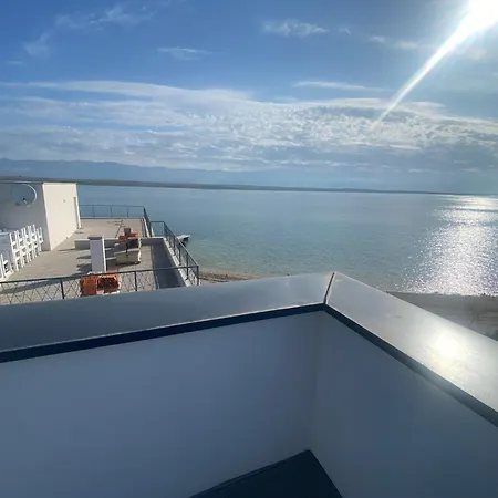 Aparrtment With Rooftop Terrace With Sea View Vir